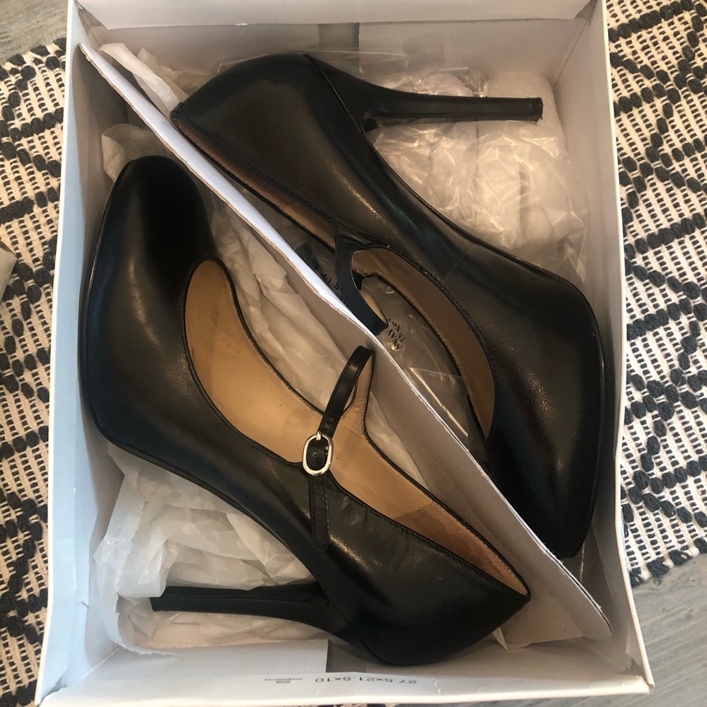 Nine West Black Mary Jane Heels
